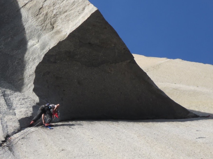 Hamik aiding under The Great Roof on The Nose.